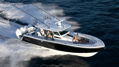 Blackfin boats - Standard features include U-shaped bow seating, custom helm seats, an insulated 18 gallon baitwell, 4 stainless steel gunnel mounted rod holders, 3 transom mounted stainless steel rod holders, a Fusion Satellite Stereo, telescoping & recessed swim ladder, and impressive command center. Blackfins 232DC is the perfect vessel for family boaters or ... 